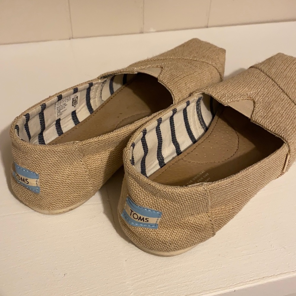 Toms